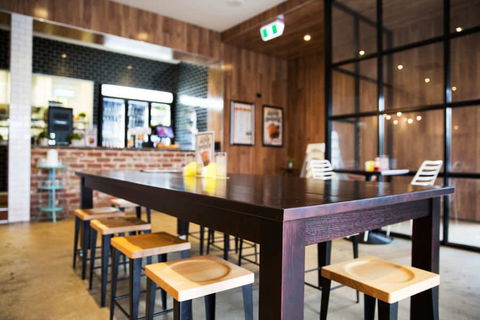 Albion Charles - Sydneys Hotel 0