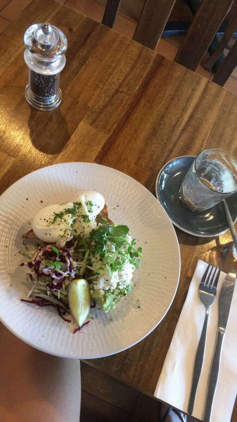 Chain Of Fools - Sydneys Hotel 0