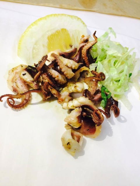 Graceville Seafood - Sydneys Hotel 0