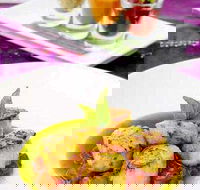 Aki's - Sydneys Hotel