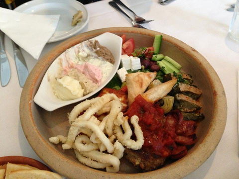 Amphora - Sydneys Hotel 0