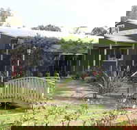 Emma's Cottage Vineyard - Sydneys Hotel