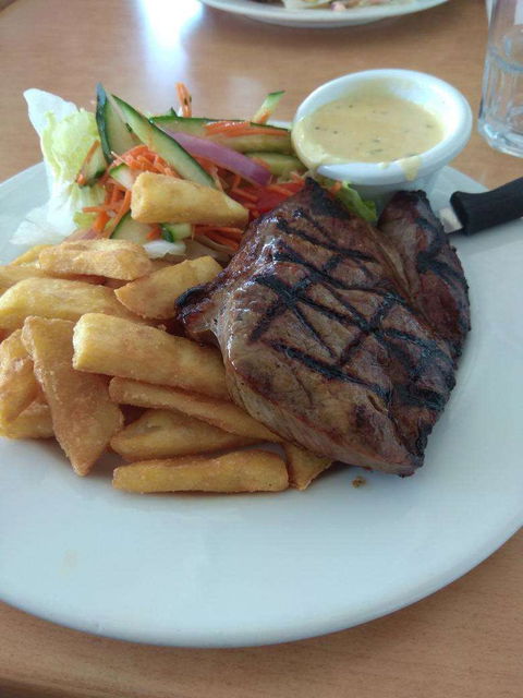 Gladstone Yacht Club - Sydneys Hotel 0