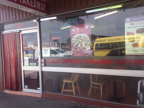 Lucky Express Takeaway - Sydneys Hotel 0