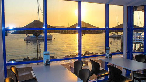 GJ's Bay Cafe And Grill - Sydneys Hotel 2