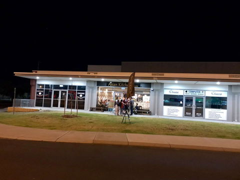 Asian Kitchen - Treendale - Sydneys Hotel 0