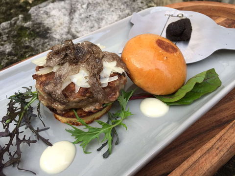 OGGI Bar And Eats - Sydneys Hotel 0
