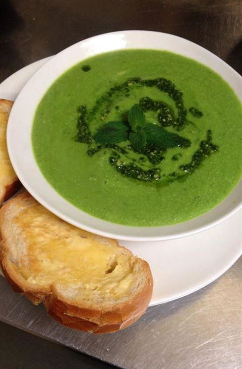 Mrs Jones Cafe - Sydneys Hotel 3