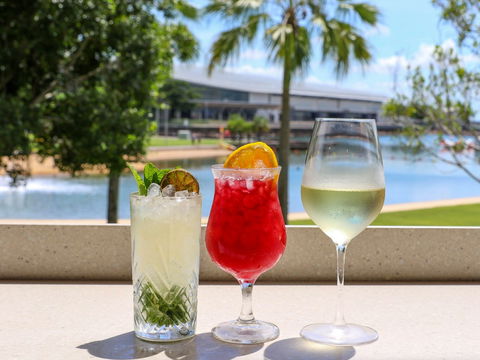 Oyster Bar Darwin - Sydneys Hotel 0