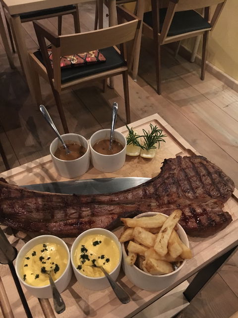 A Hereford Beefstouw - Sydneys Hotel 2