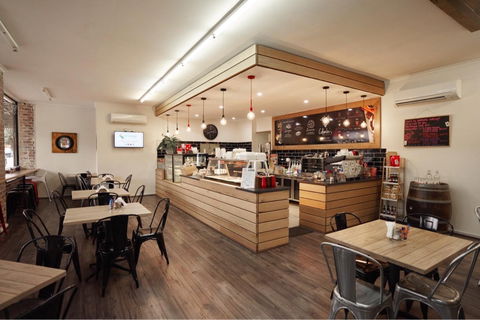 Colombo's Cafe & Pasta Bar - Sydneys Hotel 0