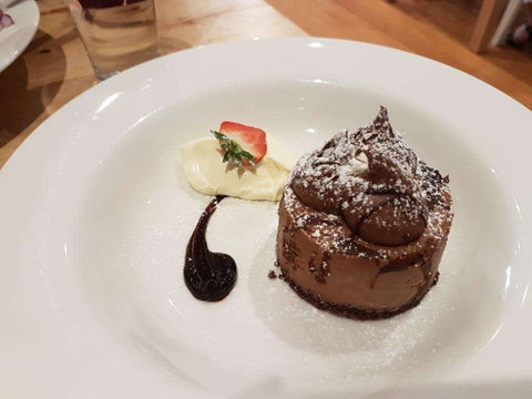 Fred & Bet's Cafe - Sydneys Hotel 0