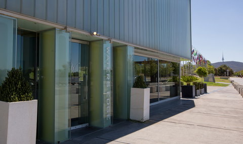 Water's Edge - Sydneys Hotel 1