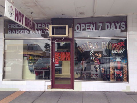 Haley's Bakery - Sydneys Hotel 0