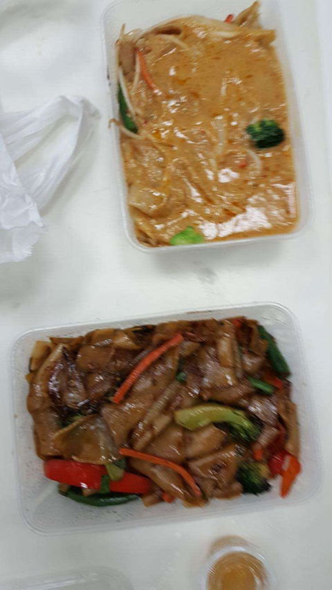 Lemongrass Takrai - Sydneys Hotel 0