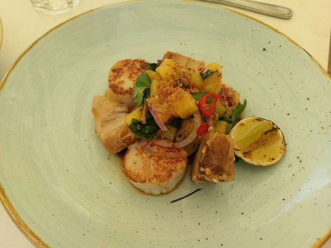 Season - Sydneys Hotel 0