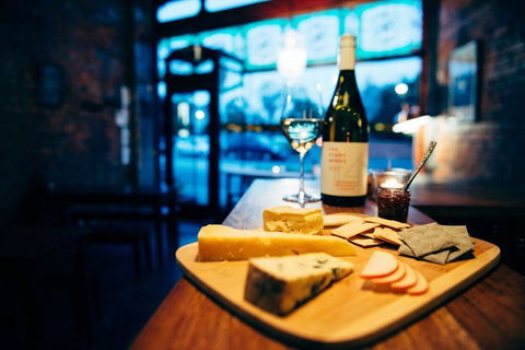 Laura St Seafood - Sydneys Hotel 0