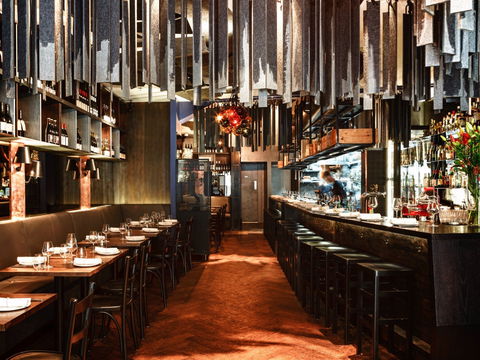 Monopole - Sydneys Hotel 2