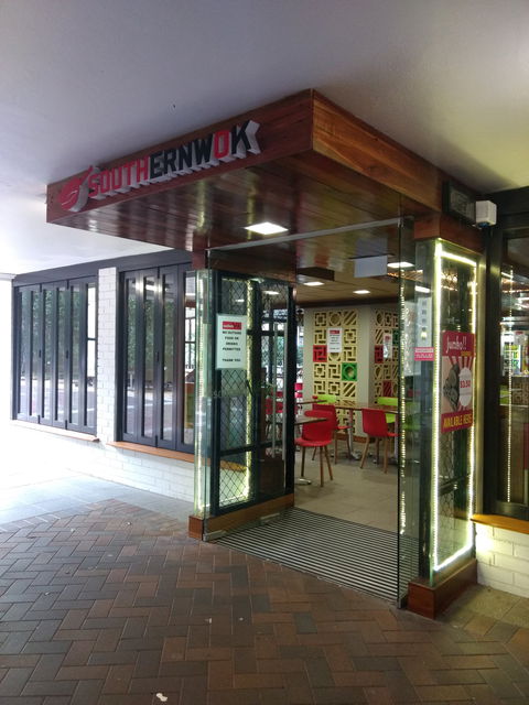 Southern Wok - Sydneys Hotel 0