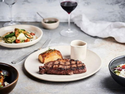 The Woodhouse Restaurant - Sydneys Hotel 2