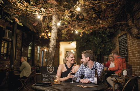 Alby & Esther's - Sydneys Hotel 1