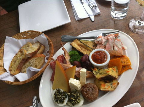 Base Camp Cafe - Sydneys Hotel 0