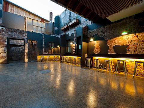 Royal Hotel Queanbeyan - Sydneys Hotel 1