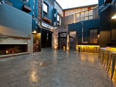 Royal Hotel Queanbeyan - Sydneys Hotel 2