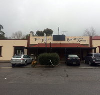 Three Brothers Arms - Sydneys Hotel