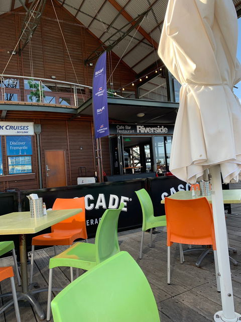 Riverside Cafe - Sydneys Hotel 7