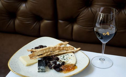 Aristotle's Neutral Bay - Sydneys Hotel 11