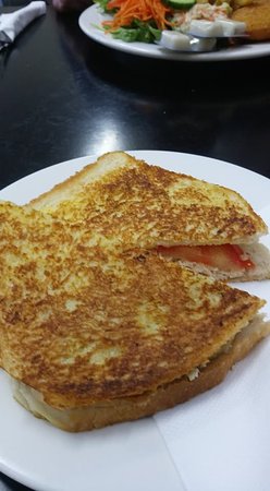 Amble Inn Snack Bar - Sydneys Hotel 0