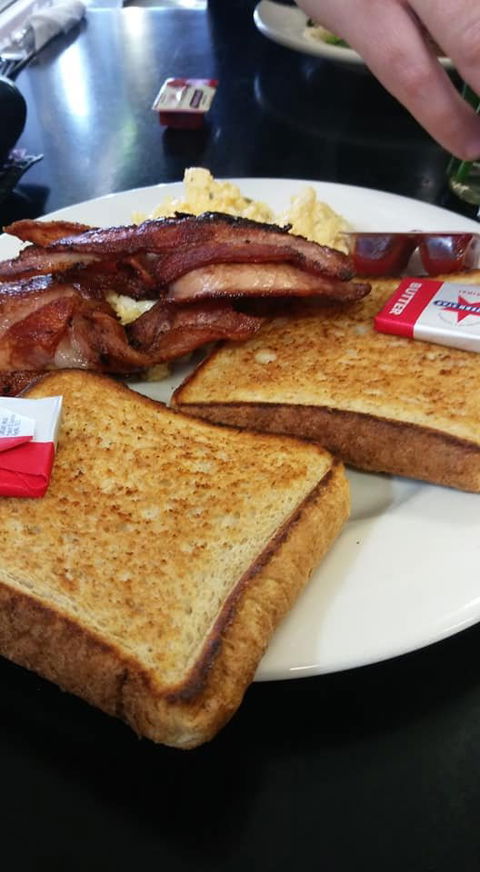 Amble Inn Snack Bar - Sydneys Hotel 7