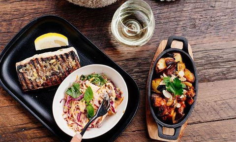 Salmon & Bear - Sydneys Hotel 7