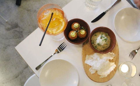 Allegra Dining - Sydneys Hotel 12