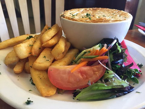 DJ’s Bistro - Sydneys Hotel 0