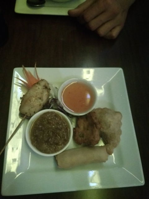 Bangkok Rose Thai Restaurant - Sydneys Hotel 6