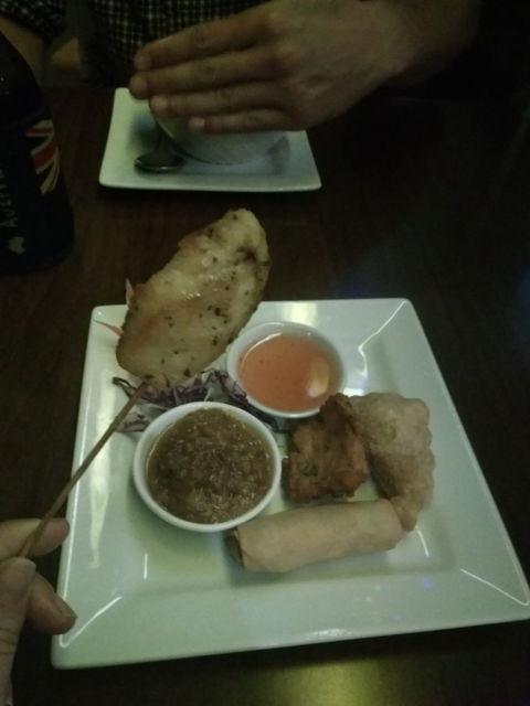 Bangkok Rose Thai Restaurant - Sydneys Hotel 7