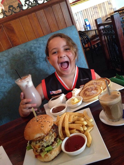 The Arch Rival Bar & Grill - Sydneys Hotel 3