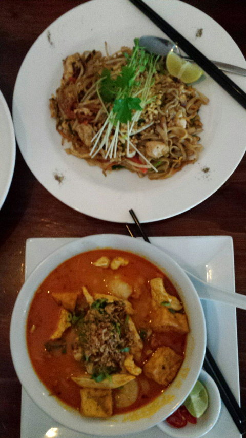 The Arch Rival Bar & Grill - Sydneys Hotel 8