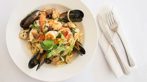 Domani's Cafe Restaurant Bar - Sydneys Hotel 0