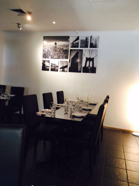 Aurora’s Ristorante & Pizzeria - Sydneys Hotel 5