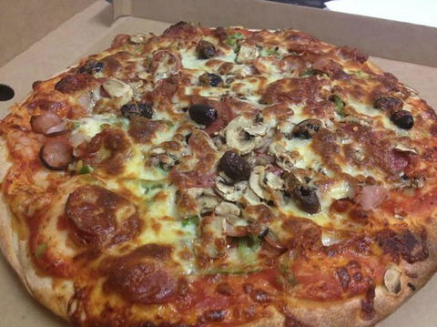 Eat-a-Pizza - Sydneys Hotel 0