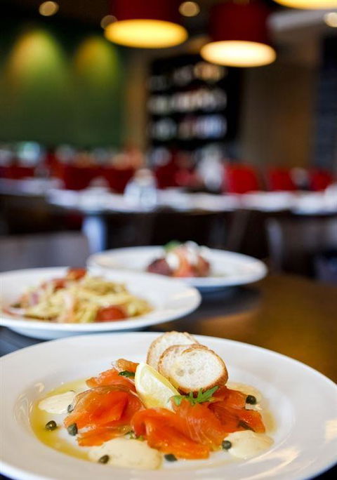 Renzo's Bar Cafe Italiano - Sydneys Hotel 5