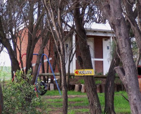 Arthur River Store - Sydneys Hotel 0