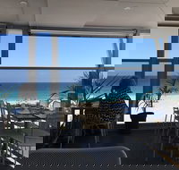 Swell Mullaloo Beach - Sydneys Hotel