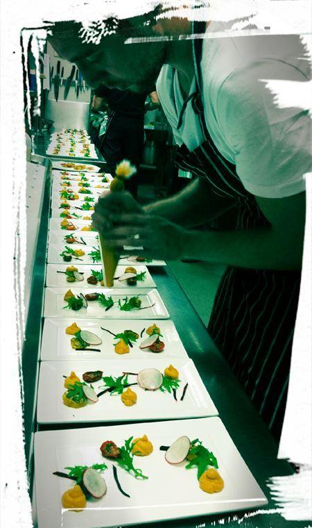 Lime Tree Bar & Restaurant - Sydneys Hotel 12