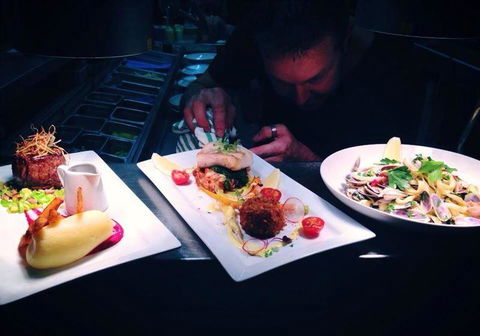Lime Tree Bar & Restaurant - Sydneys Hotel 18