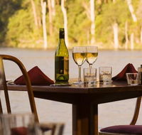 Lakeside Restaurant - Sydneys Hotel