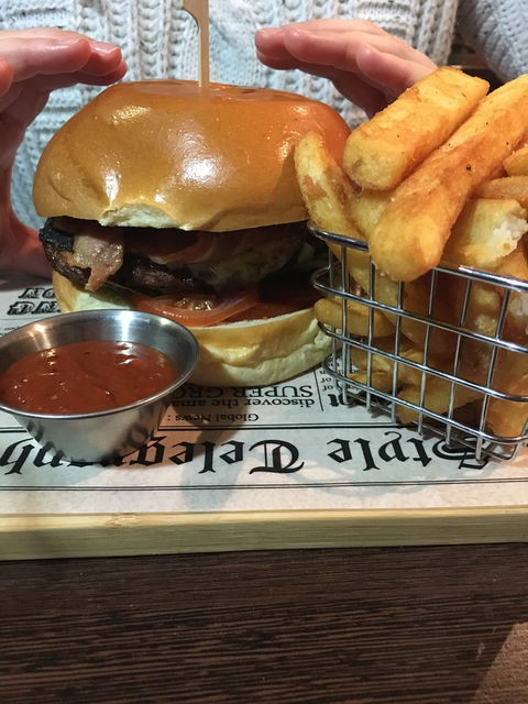 Angus & Co. - Sydneys Hotel 10